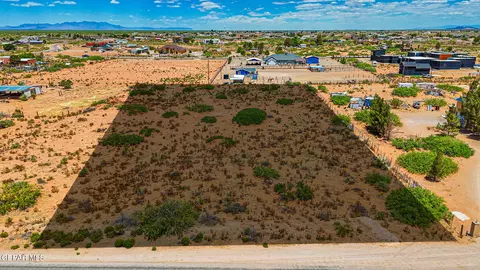 5233 Buffalo Creek Dr, Clint, TX 79938