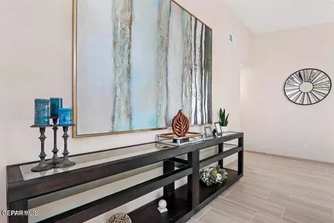 3813 Perspective St, El Paso, TX 79938