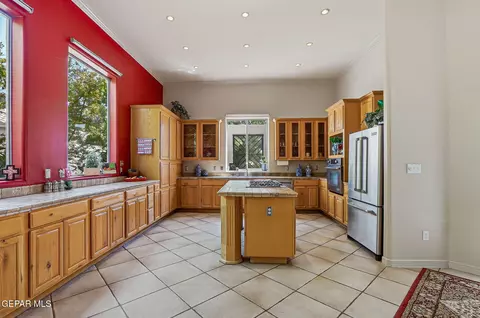 Kitchen - 5601 Burning Tree Dr, El Paso, TX 79912 photo 7 of 7