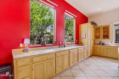 Kitchen - 5601 Burning Tree Dr, El Paso, TX 79912 photo 2 of 7