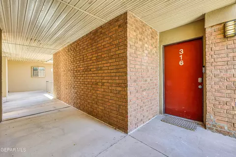 4433 N Stanton St #E 316, El Paso, TX 79902