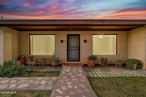171 Holguin Ave, Vinton, TX 79821
