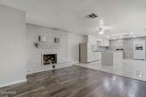 Living - 171 Holguin Ave, Vinton, TX 79821 photo 4 of 5