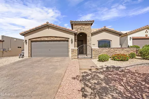 1641 Land Rush St, El Paso, TX 79911