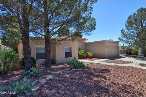 825 Gondola Ln, El Paso, TX 79912