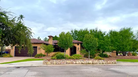468 Country Oaks Dr, El Paso, TX 79932