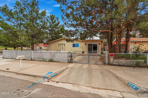 224 Pacific Dr, El Paso, TX 79922