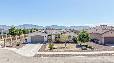 5892 Valle Sonar Ave, El Paso, TX 79932