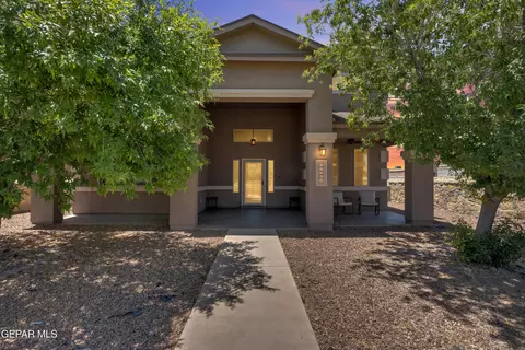 2076 Robert Minnie A Pl, El Paso, TX 79938