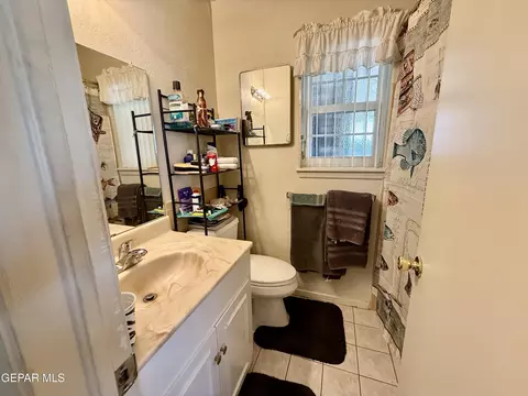Bath - 4724 Rolling Stone Dr, El Paso, TX 79924 photo 2 of 2