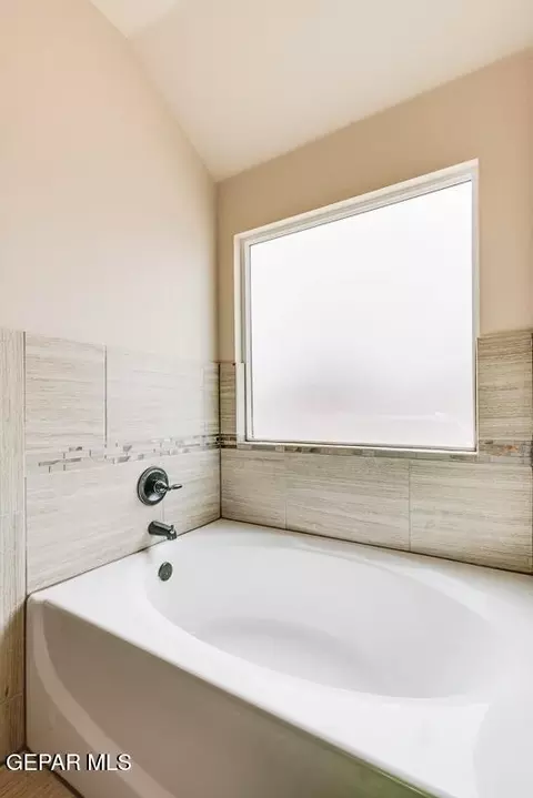 Bath - 12416 Oconee Pl, Clint, TX 79836 photo 1 of 7