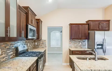 Kitchen - 12416 Oconee Pl, Clint, TX 79836 photo 5 of 6