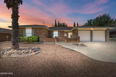 4316 Loma De Luna Dr, El Paso, TX 79934