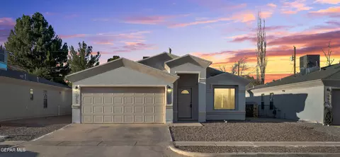 389 Plateau Dr, Socorro, TX 79927