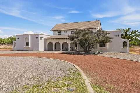 Exterior - 4 Cielo Del Este, Anthony, NM 88021 photo 4 of 8
