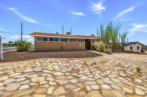 216 Crestmont Dr, El Paso, TX 79912