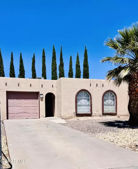 5530 Oakbriar Cir, El Paso, TX 79932