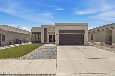 1137 Sylvia Aguilar St, Horizon City, TX 79928