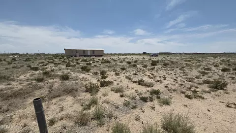 14951 Bayport Ave, El Paso, TX 79928