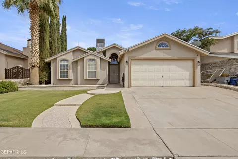 11824 Vere Leasure Dr, El Paso, TX 79936
