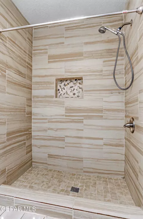 Bath - 1668 Robert Wynn St, El Paso, TX 79936 photo 5 of 6