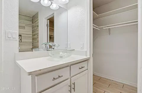 Bath - 1668 Robert Wynn St, El Paso, TX 79936 photo 4 of 6