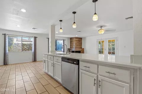 Kitchen - 1668 Robert Wynn St, El Paso, TX 79936 photo 4 of 6