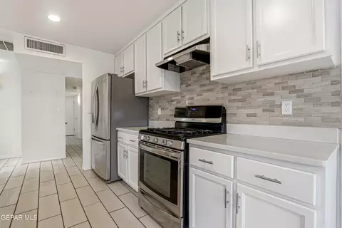 Kitchen - 1668 Robert Wynn St, El Paso, TX 79936 photo 1 of 6