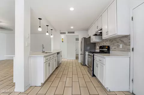Kitchen - 1668 Robert Wynn St, El Paso, TX 79936 photo 3 of 6