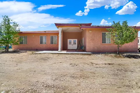 19600 Gary Lee Ave, El Paso, TX 79938