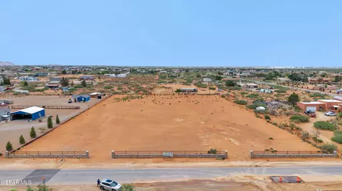 5226 Desert Willow Dr, El Paso, TX 79938