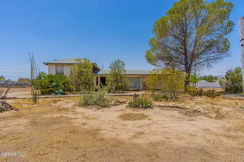 456 Melendez St, Socorro, TX 79927