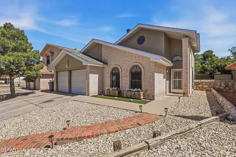 11805 Sierra Azul Dr S, El Paso, TX 79936