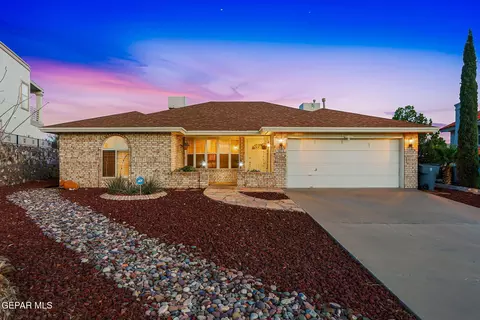 7616 Dianjou Dr, El Paso, TX 79912