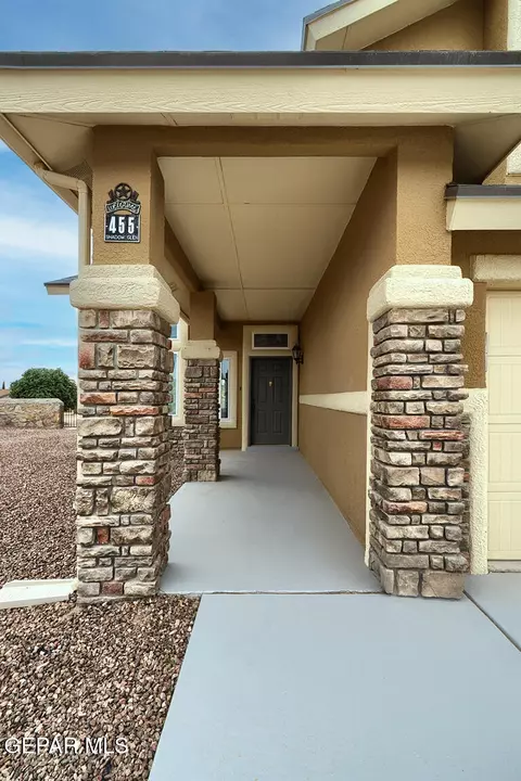 455 Shadow Glen Ct, El Paso, TX 79928
