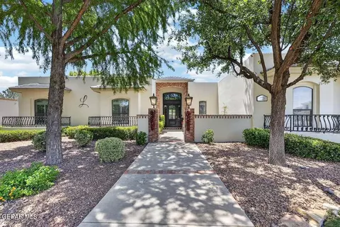 725 Woodfield Dr, El Paso, TX 79932