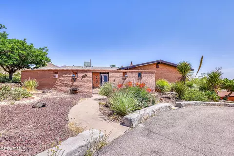 2825 2825 Titanic Ave, El Paso, TX 79904