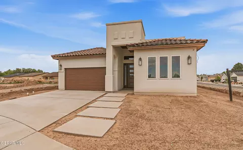 416 Plateau Dr, Socorro, TX 79927