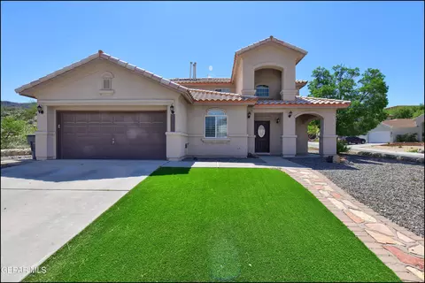 962 Via Descanso Dr, El Paso, TX 79912