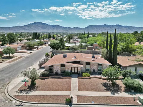 516 Queretaro Dr, El Paso, TX 79912