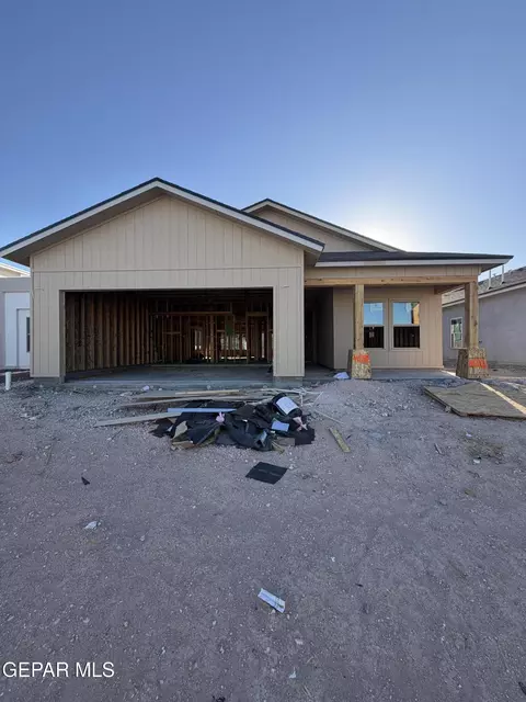 3881 Perspective St, El Paso, TX 79938
