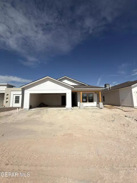 3881 Perspective St, El Paso, TX 79938