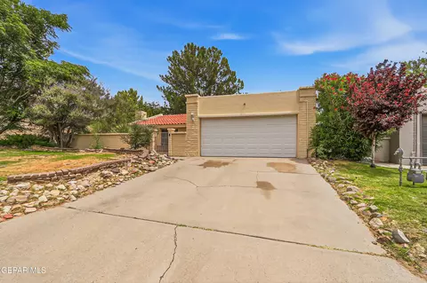 130 S Apache Gold Loop, Santa Teresa, NM 88008