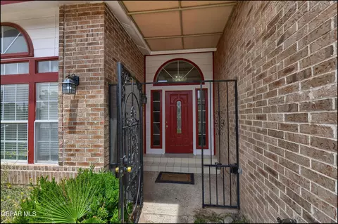 1909 Polly Harris Dr, El Paso, TX 79936