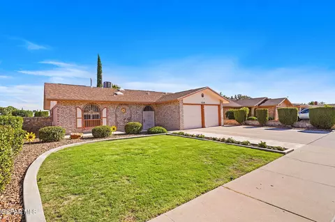 11230 Red Hawk Ln, El Paso, TX 79936