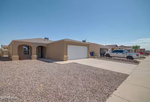 14353 Spanish Point Dr, El Paso, TX 79938