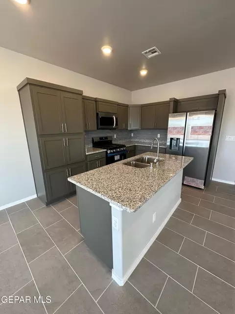 5704 Adamsville Ave, El Paso, TX 79934