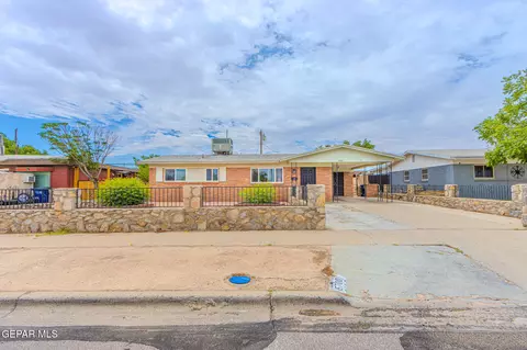 5700 Sun Valley Dr, El Paso, TX 79924