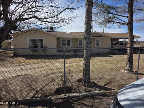 16100 120 Socorro Rd, Fabens, TX 79838