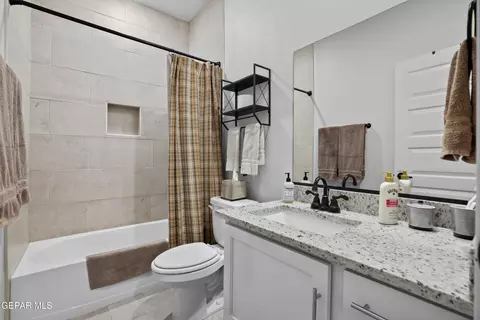 Bath - 7828 Enchanted Park Dr, El Paso, TX 79911 photo 1 of 3